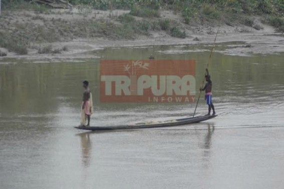Manu river's navigation decreasing : a major threat for the environment 